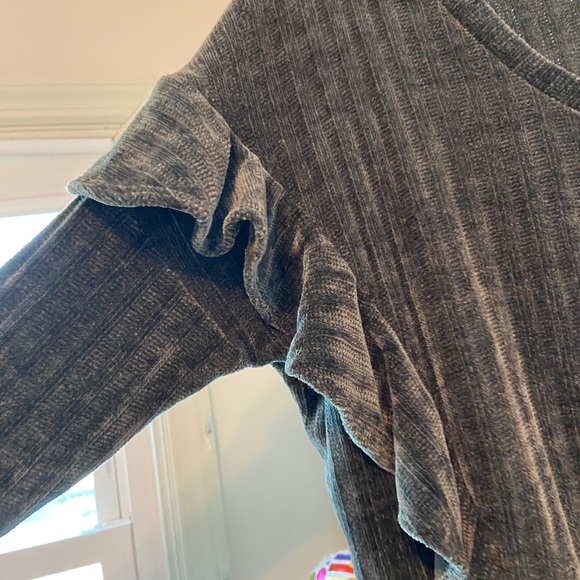 Boutique Adorable Sweater - Picture 6 of 6